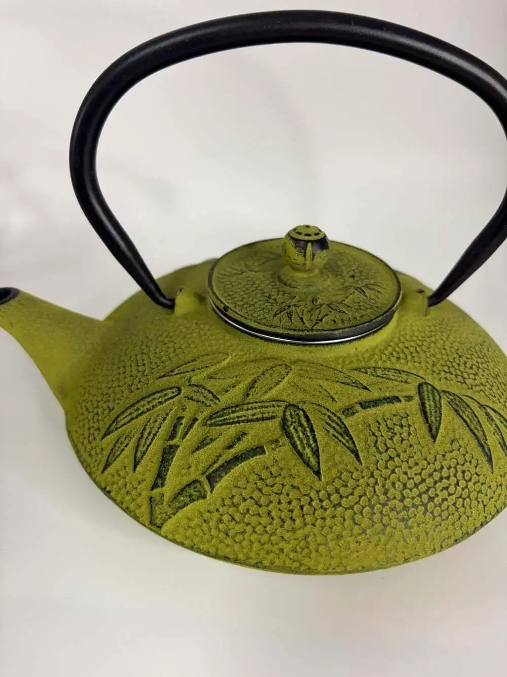 Japanese Tetsubin Iron Teapot Gorgeous Green Bamboo Cast Iron W/Diffuser